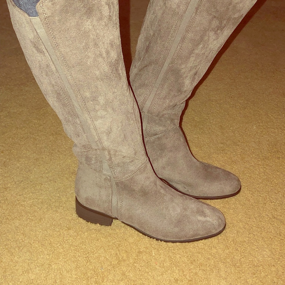 Size 10 grey knee length boots